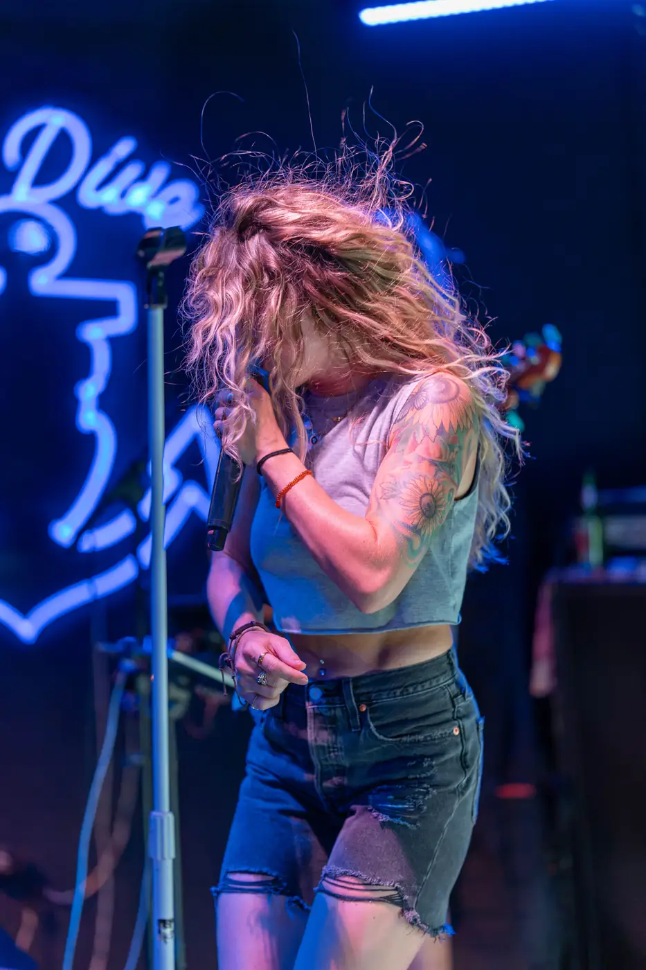 Scratch 2020 lead singer mid hair flip